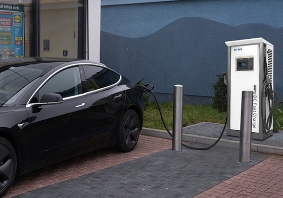 150kW elektrikli ticari EV şarj istasyonu DC EV şarj yığını CCS2 Type2 Ocpp1.6