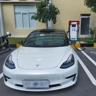 CCS Tip 2 CHAdeMO Arayüzü ile Açık Açık Kamu EV Şarj İstasyonu