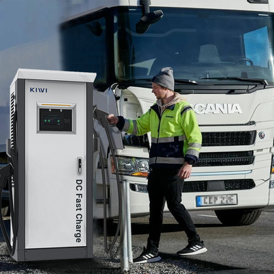 Hızlı şarj çözümleri için 120KW OCPP 1.6J/1.5J Type2 CCS Chademo EV DC Şarj Yığınları