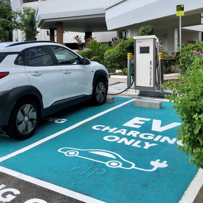 Yerde duran ev DC şarj cihazı EV 60KW 1000V 3 Pin CCS2 BYD Han EV Qin Song'a uygulanır