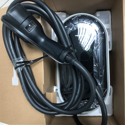 Tesla Model 3 taşınabilir ve 50Hz±10Hz Şebeke Frekansı için 32A 3 Fazlı Tip 2 EV Şarj Aracı