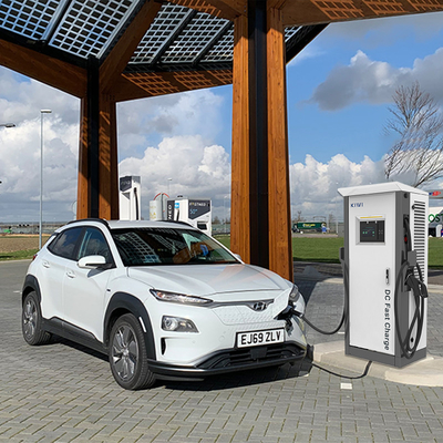 AC 0A-92A Girdi Akım aralığı 60KW DC 0-100A Çıkış Akımı Benz EQC için CCS araba şarj cihazı