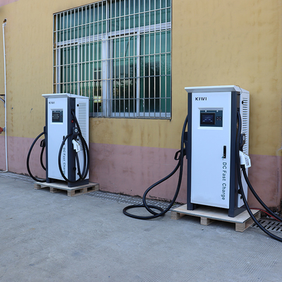 120kw 3 fazlı elektrikli araba gücü Hızlı şarj istasyonu Chademo CCS1 CCS Tip 2 Hızlı DC EV şarj cihazı